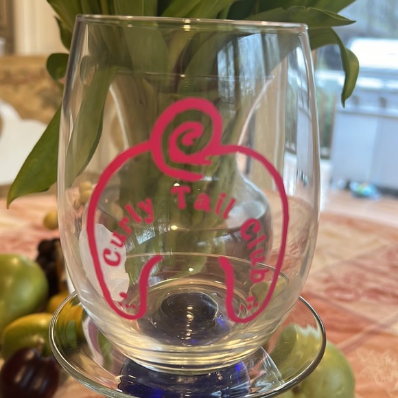 New custom design “Curly Tail Club” glassware. Custom design. 21 ounce capacity - Picture 3 of 7
